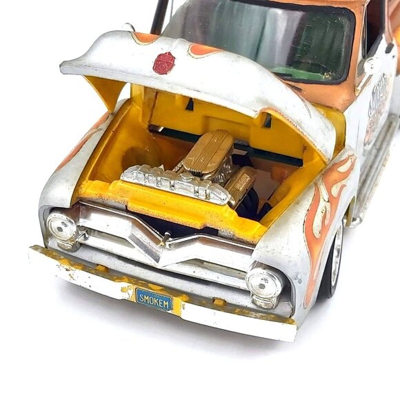Monogram  1955 Ford F-100 Pick Up 1:24 Model Kit-Assembled Model 2242-0100 READ - Picture 10 of 12